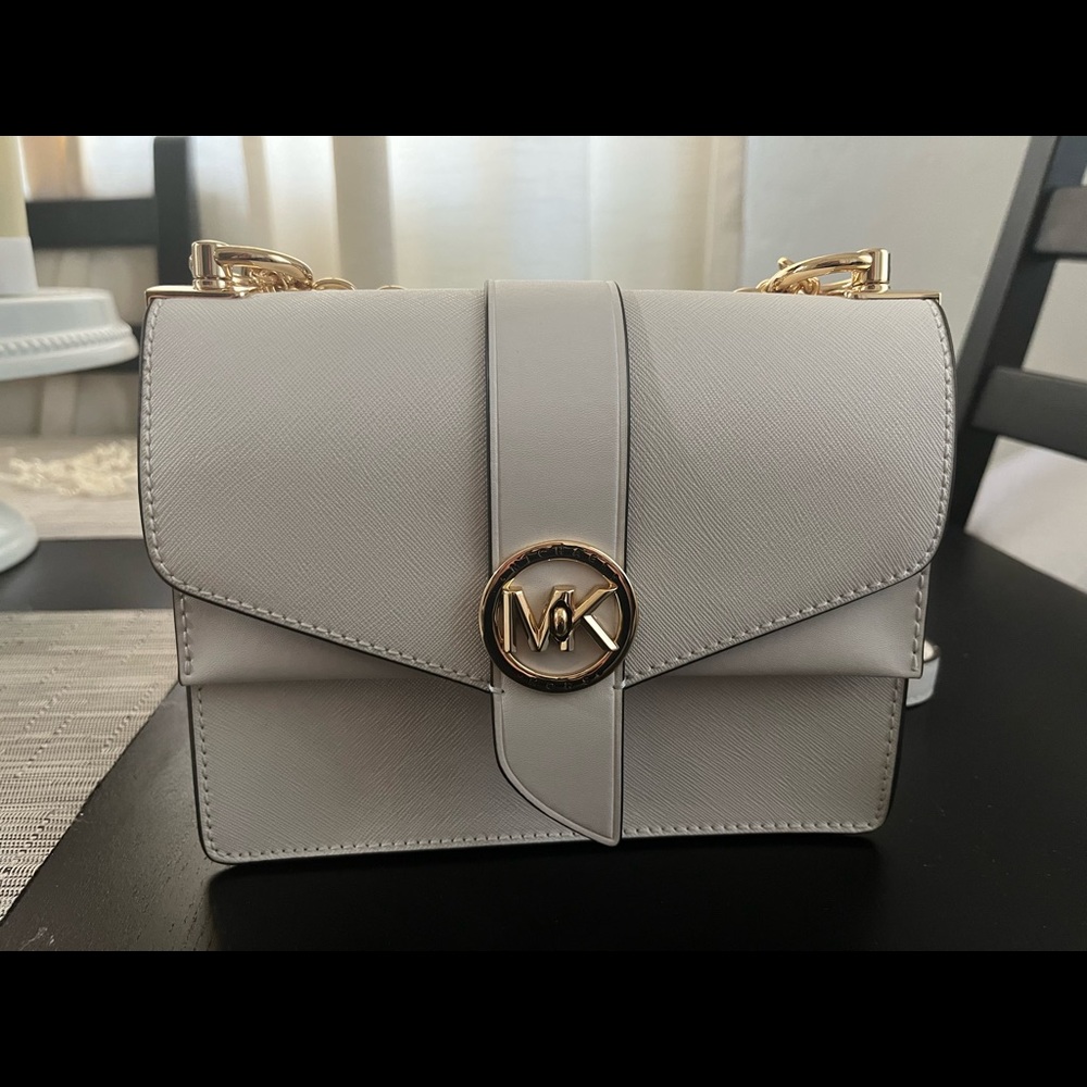 Brand new, never worn Michael Kors Shoulder bag with gold hardware.